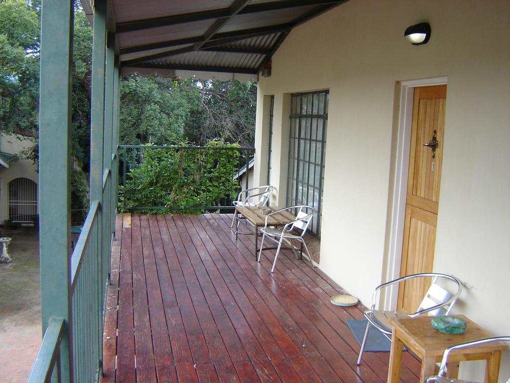 Ladybrand Guest House Екстер'єр фото