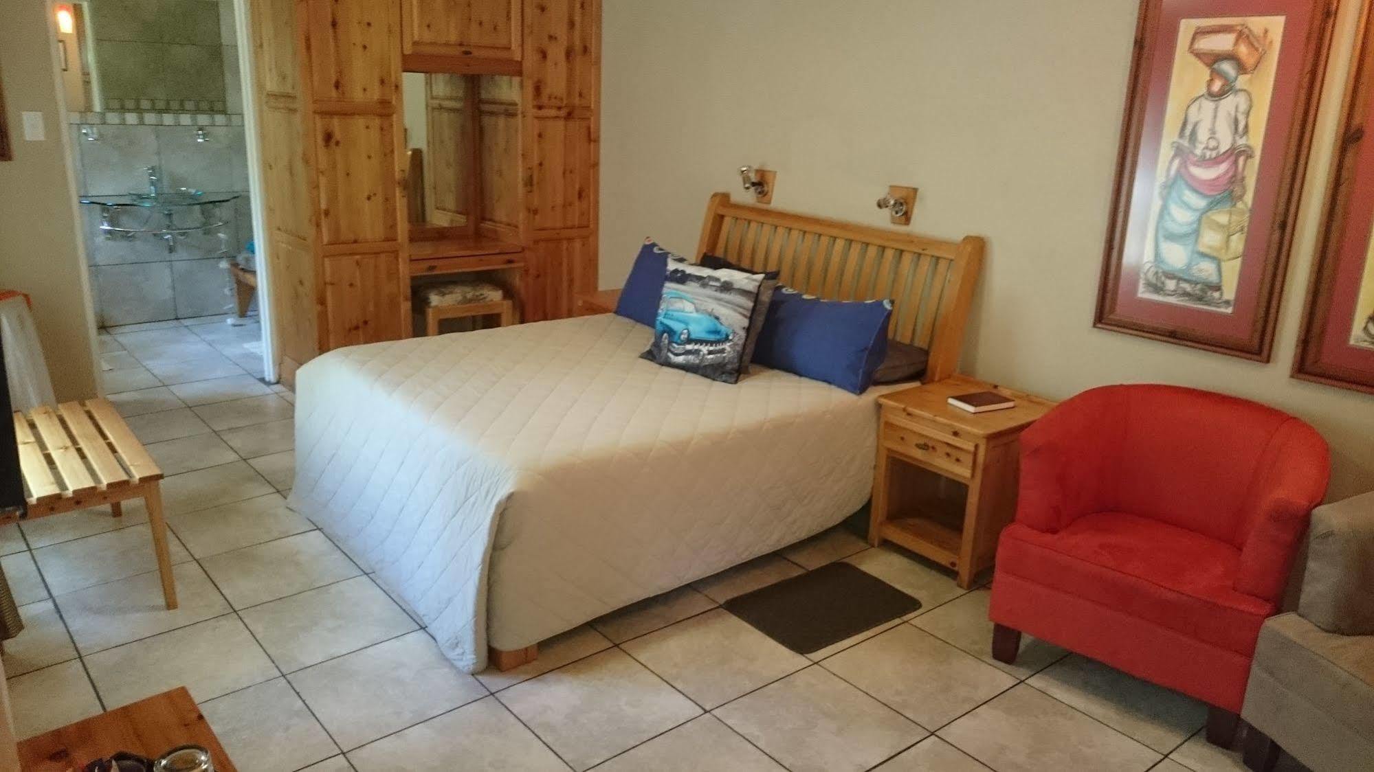 Ladybrand Guest House Екстер'єр фото